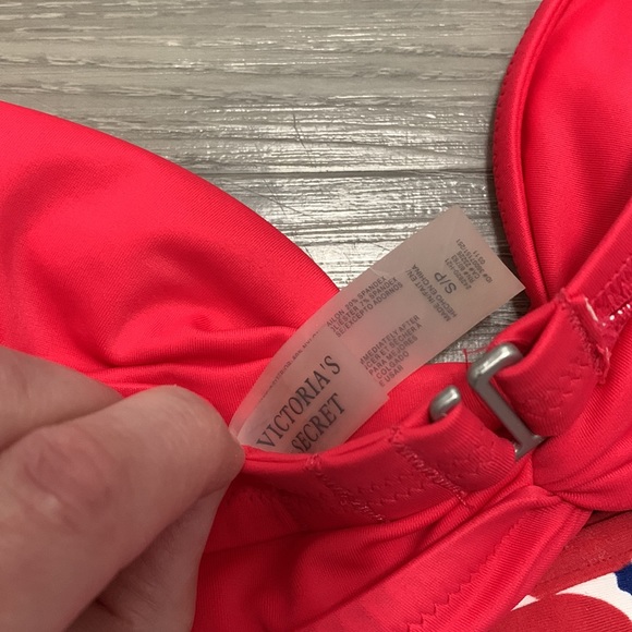 Vintage bikini bottoms flowers 🌺 top is Victoria’s secret - Picture 6 of 6